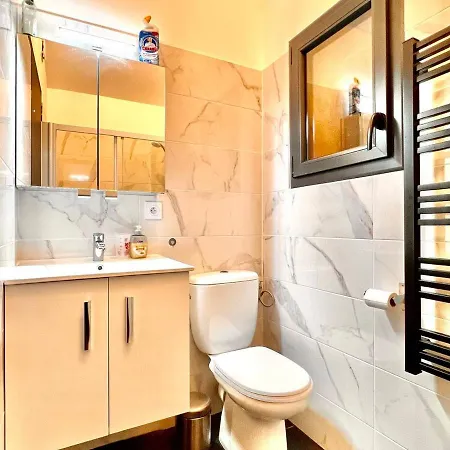 Chalet Barcelonnette, 5 Pieces, 10 Personnes - Fr-1-165a-162 *